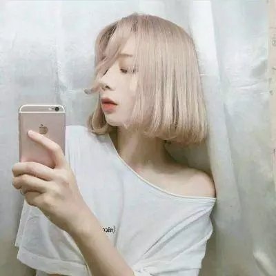 为黛茜小姐开车